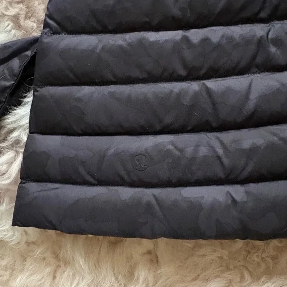 lululemon athletica Packable Black Puffer Jacket - Picture 2 of 4